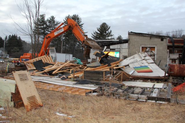 More demolition at Ernie's