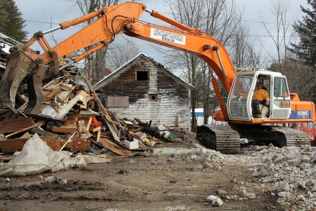 Piling the remains of the main building