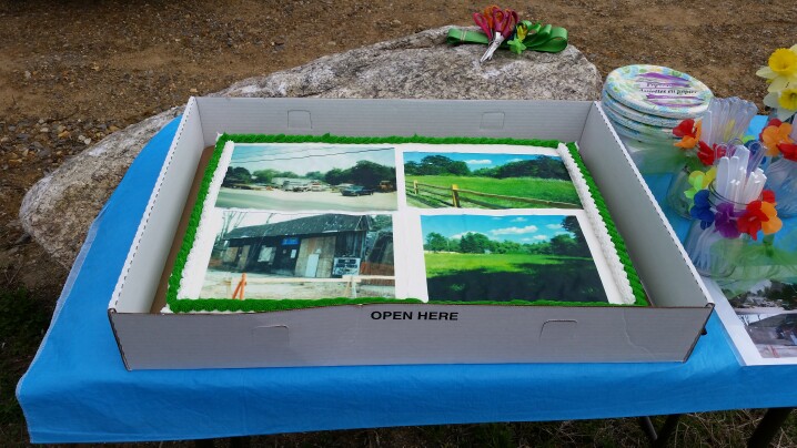 The cake shows before and after pictures