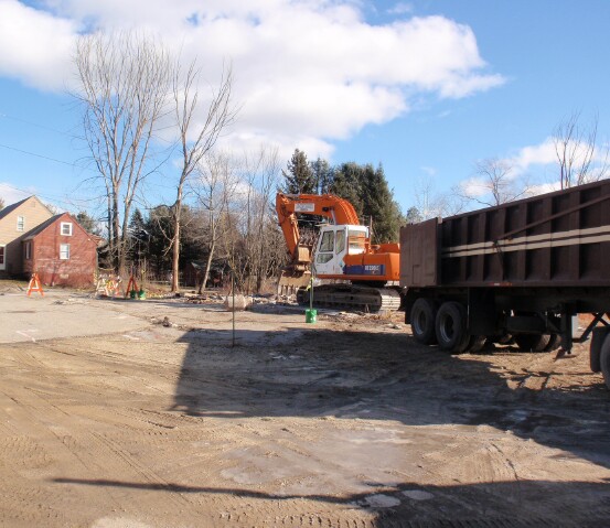 Empty lot where Ernie's Garage once was